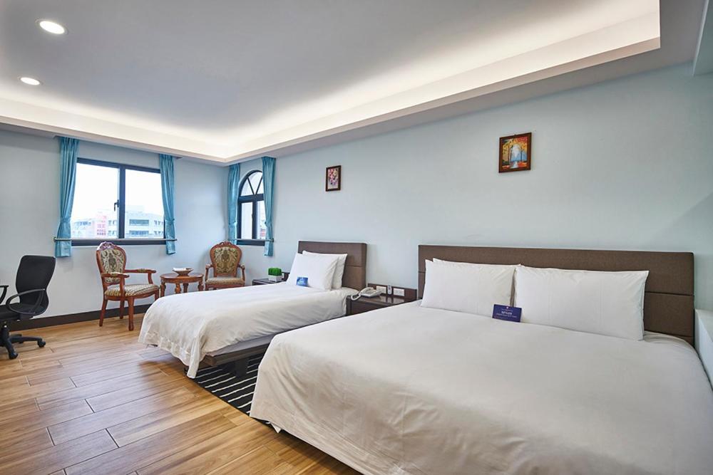 Menippe Hotel Kaohsiung Esterno foto
