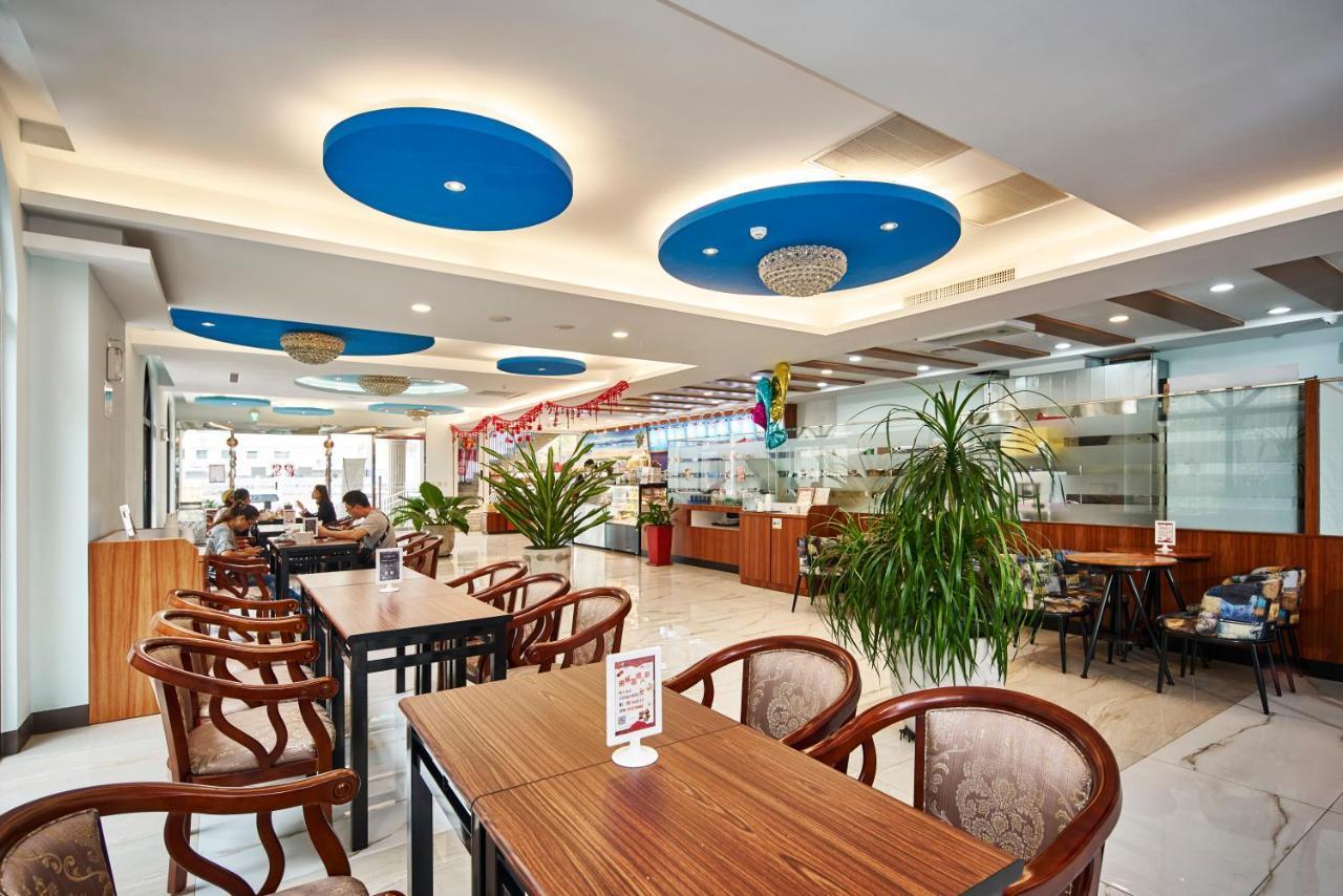 Menippe Hotel Kaohsiung Esterno foto