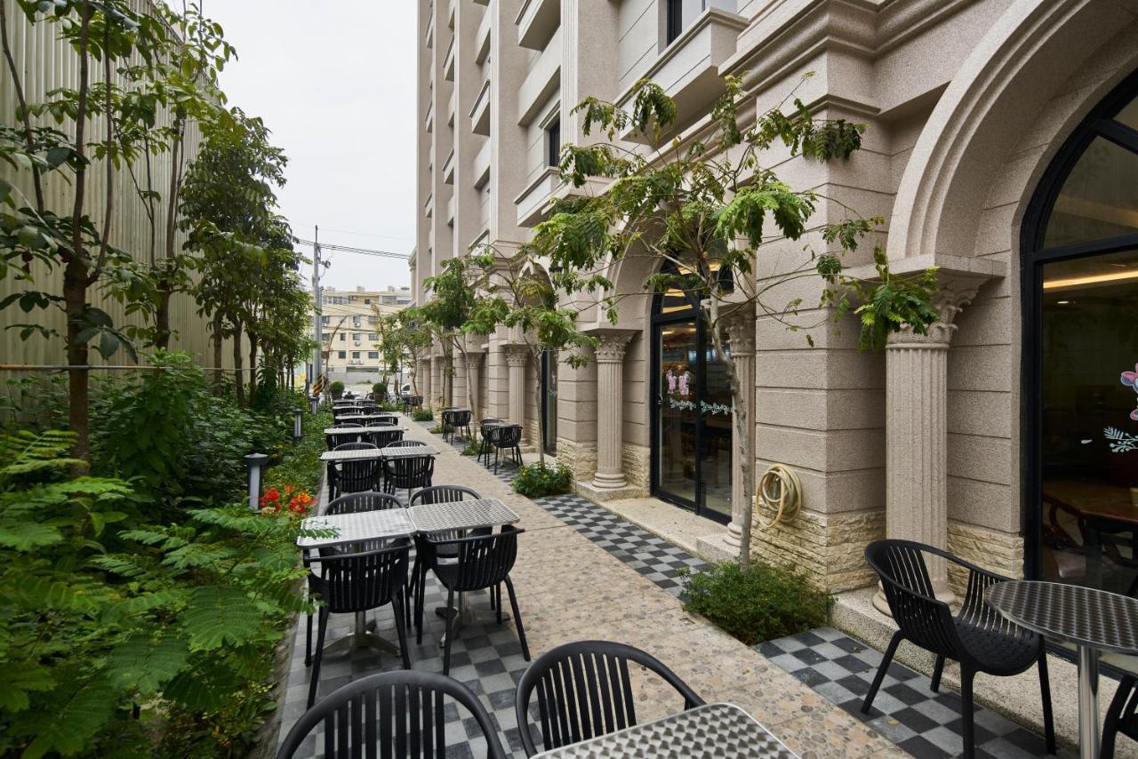 Menippe Hotel Kaohsiung Esterno foto